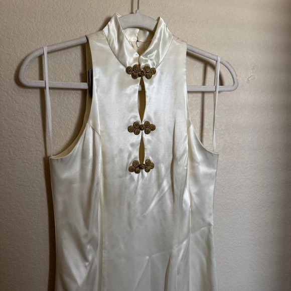 Vintage Y2K Cache Satin Slinky Formal Gown Sz 4 in Cream Asian Style Neck - Picture 1 of 7